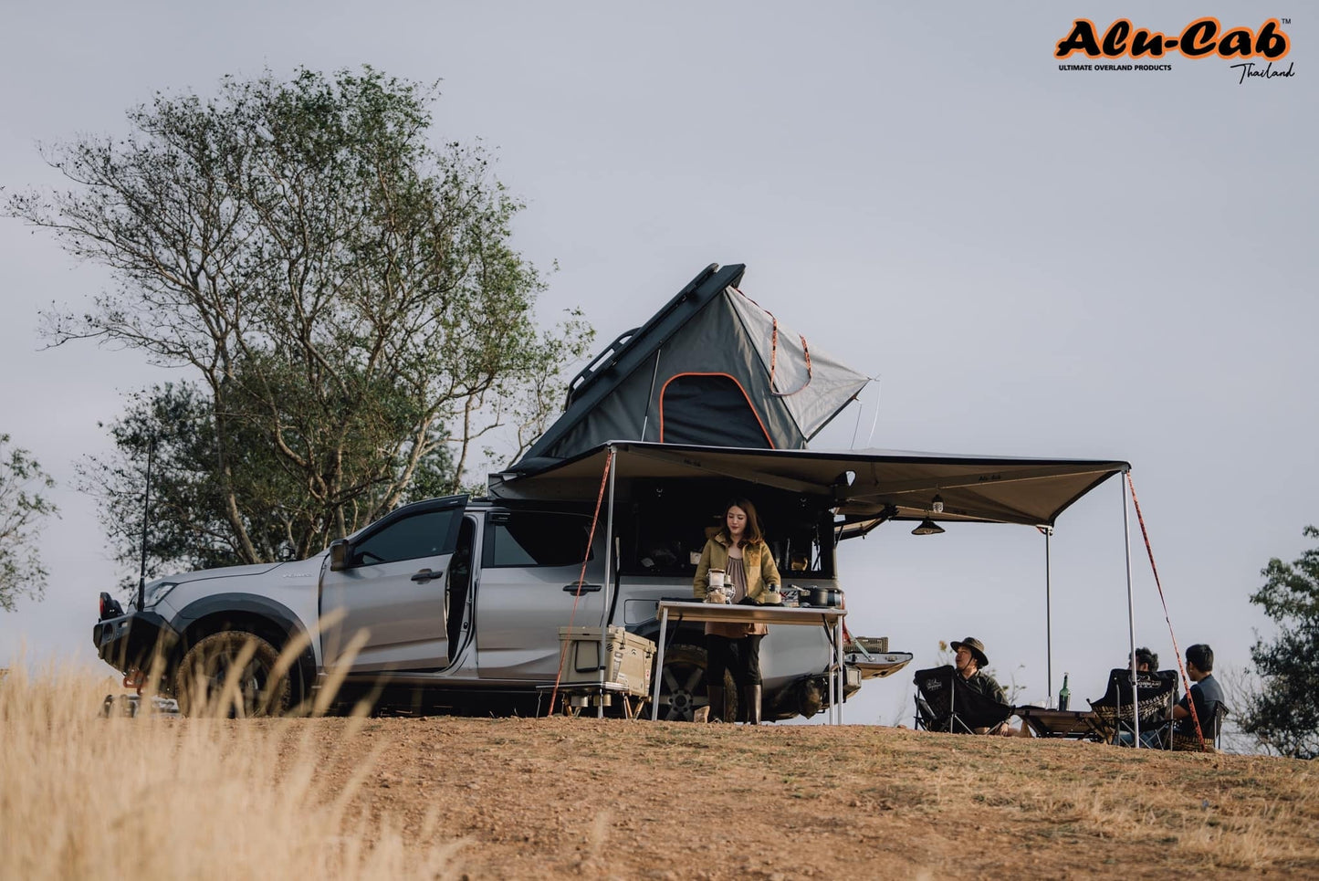 Hardtop Alu-Cab Explorer 3 Isuzu Dmax 2012 à 2023 - Noir sur Xperts4x4 Accessoires 4x4 Off-Road