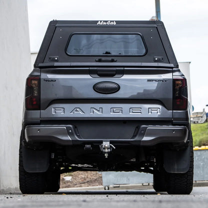 Hardtop Alu-Cab noir pour Ford Ranger 2023+ Single Cab, robuste et durable, idéal pour explorer et transport sécurisé.