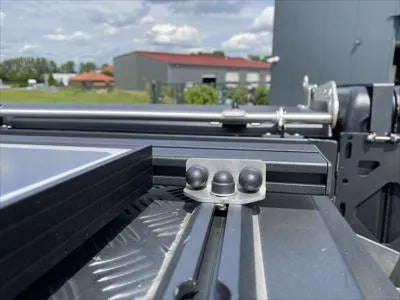 Kit de Barres de toit Alu-Cab (Vendu par 2x) sur Xperts4x4 Accessoires 4x4 Off-Road