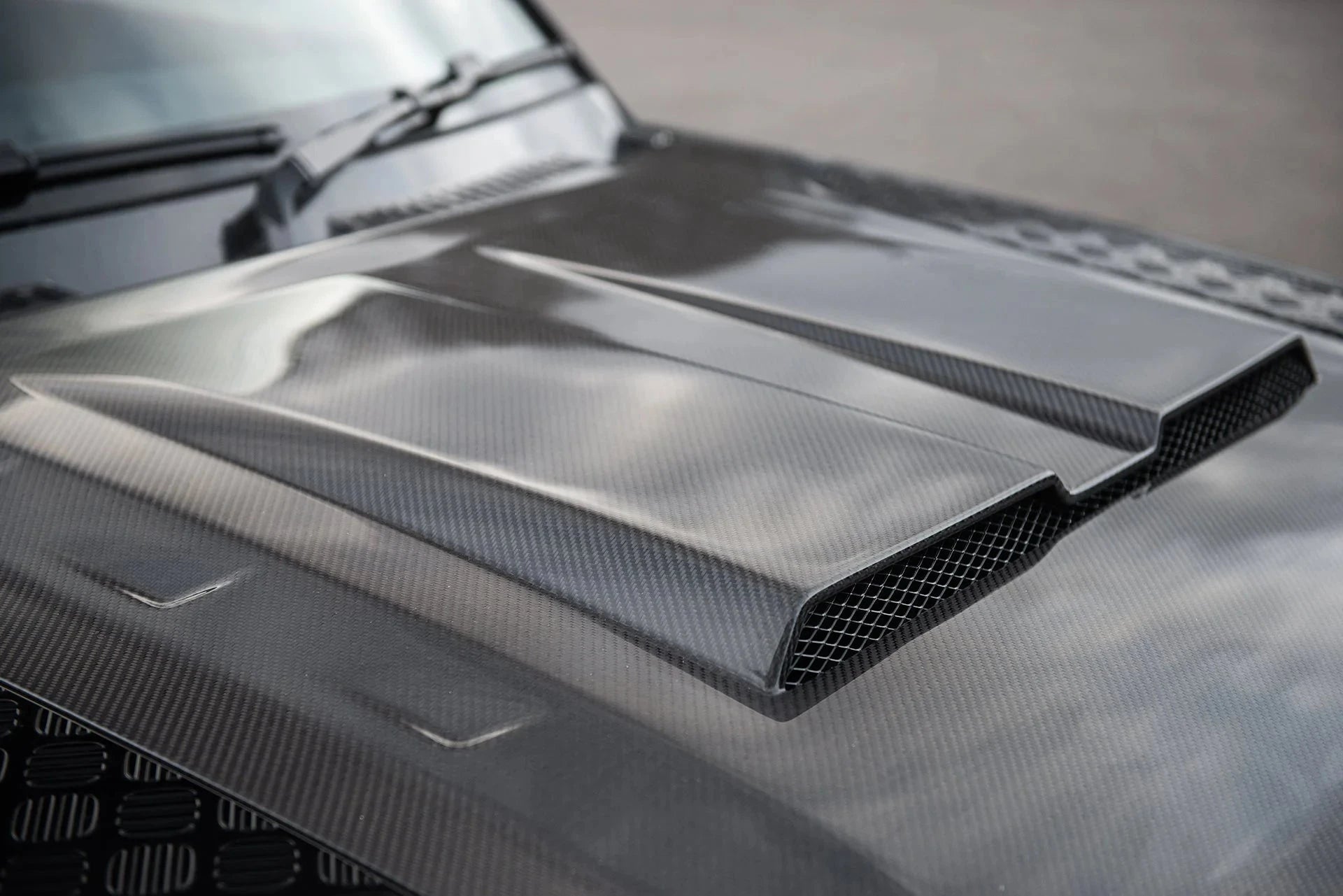 Capot Carbone Ventrilé KAHN Luxe - Defender 90/110/130 (2020+) sur Xperts4x4 Accessoires 4x4 Off-Road