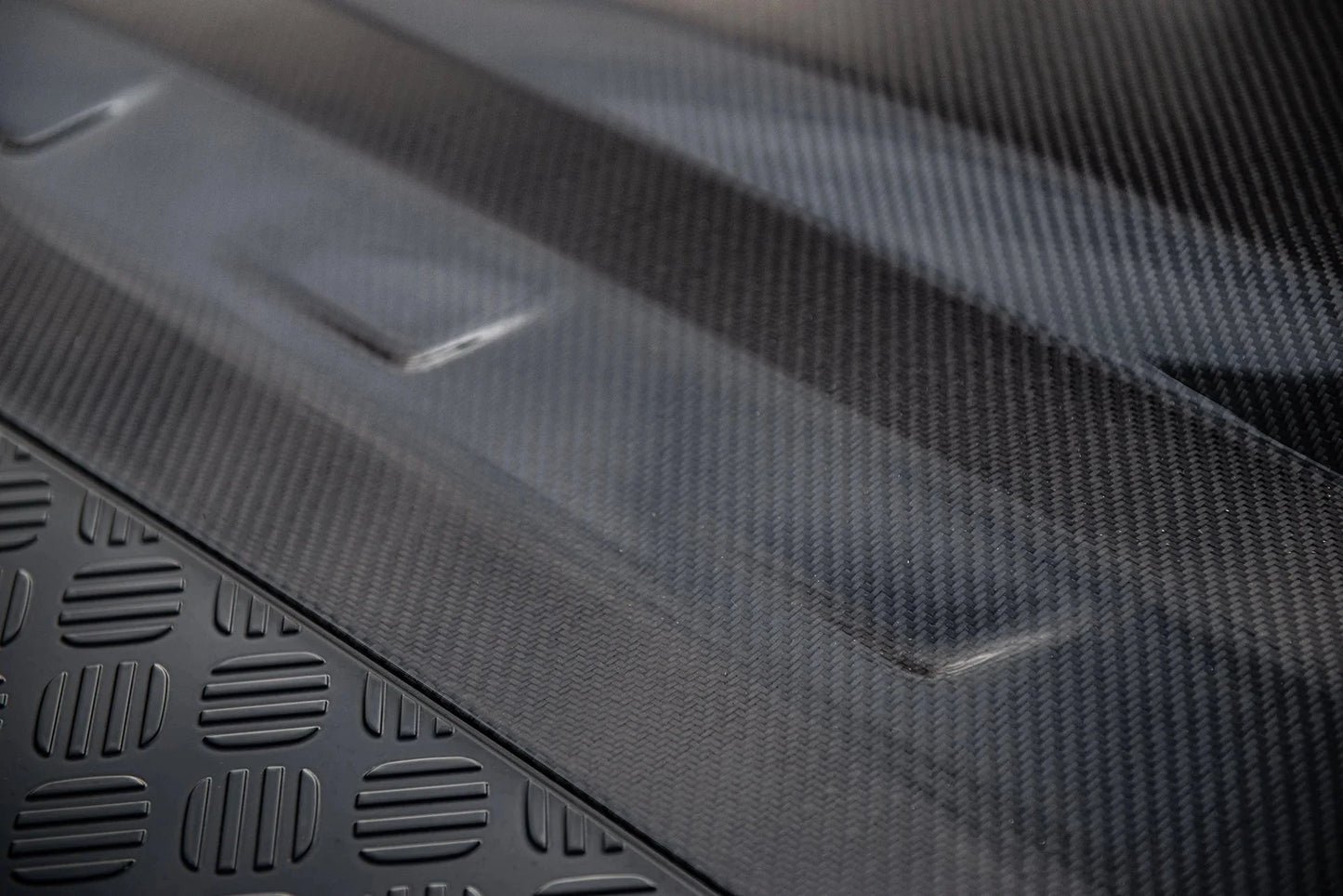 Capot Carbone Ventrilé KAHN Luxe - Defender 90/110/130 (2020+) sur Xperts4x4 Accessoires 4x4 Off-Road