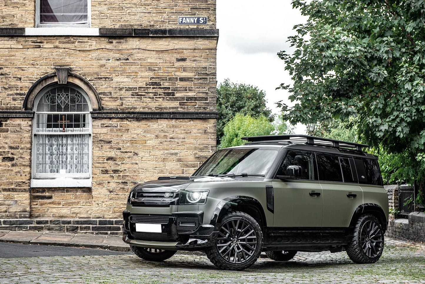 Capot Carbone Ventrilé KAHN Luxe - Defender 90/110/130 (2020+) sur Xperts4x4 Accessoires 4x4 Off-Road