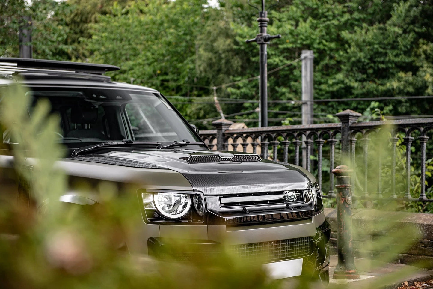 Capot Carbone Ventrilé KAHN Luxe - Defender 90/110/130 (2020+) sur Xperts4x4 Accessoires 4x4 Off-Road