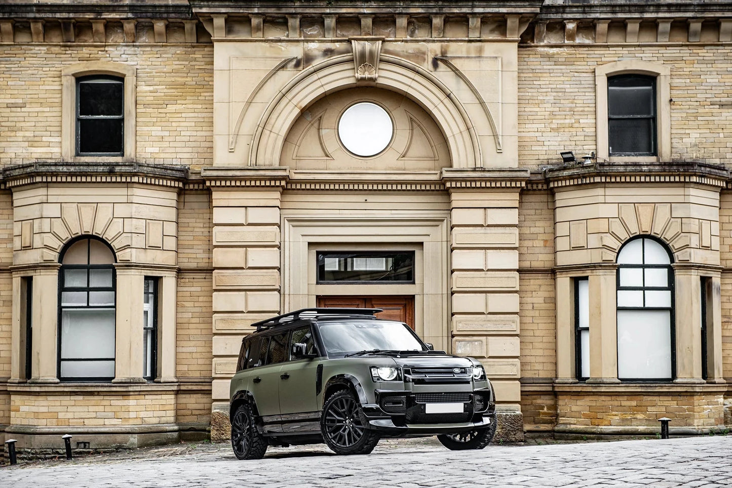 Capot Carbone Ventrilé KAHN Luxe - Defender 90/110/130 (2020+) sur Xperts4x4 Accessoires 4x4 Off-Road