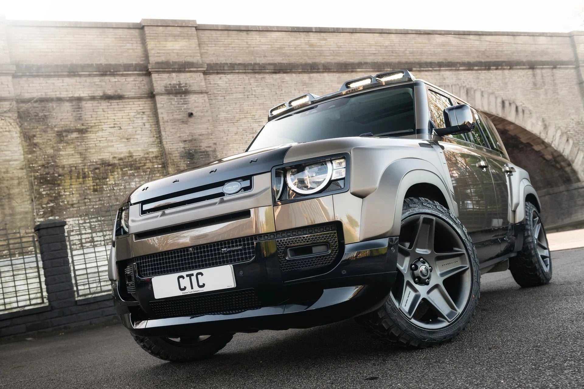 Kit Wide Track KAHN Defender 110 (2020+) - Look agressif & Premium sur Xperts4x4 Accessoires 4x4 Off-Road