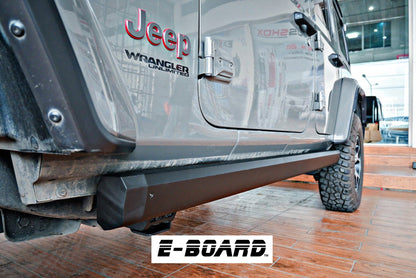 Marche-Pieds Electriques T-MAX Jeep JK 2007 a 2018 | Powerboard sur Xperts4x4 Accessoires 4x4 Off-Road
