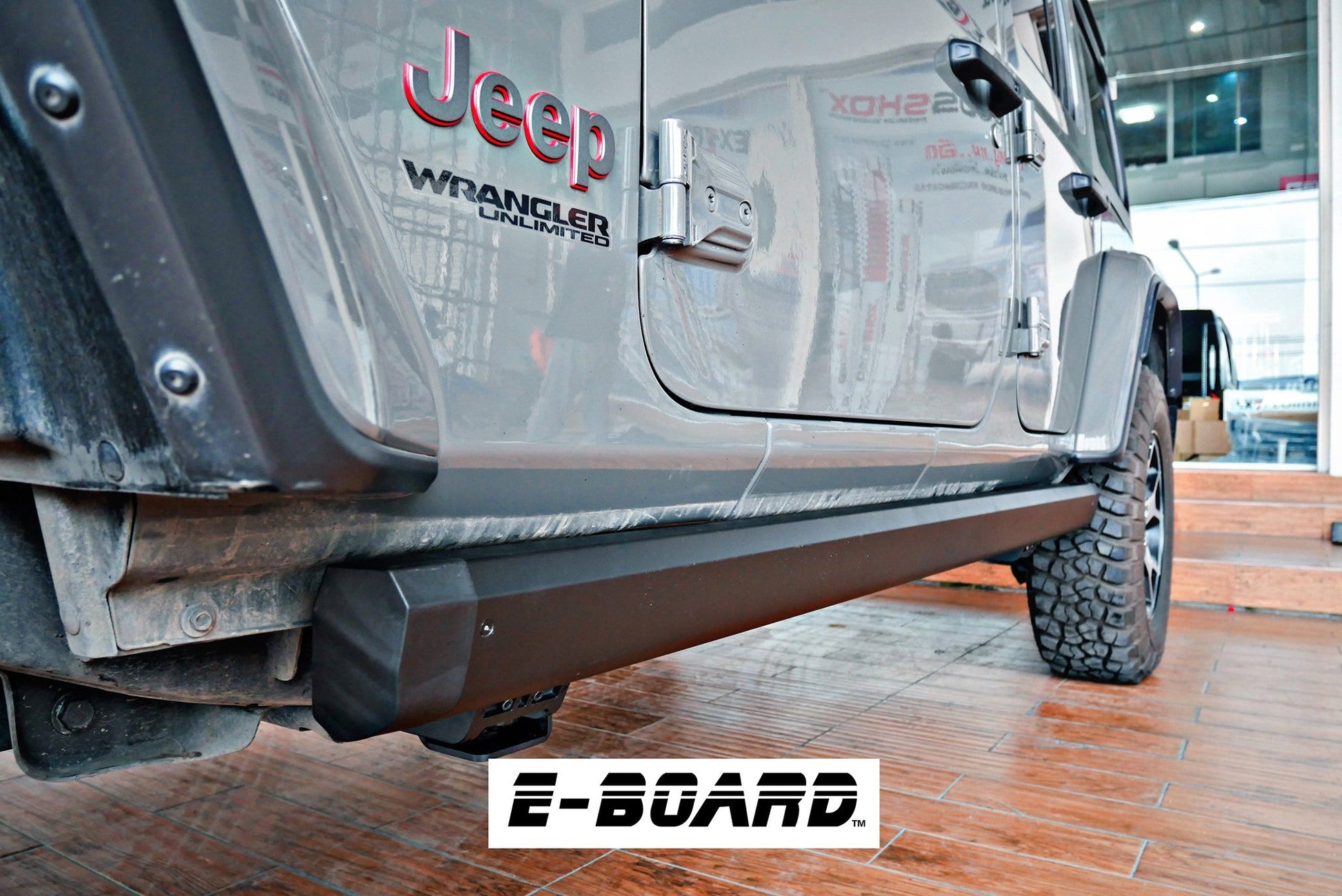 Marche-Pieds Electriques T-MAX Jeep JL 2018+| Powerboard sur Xperts4x4 Accessoires 4x4 Off-Road