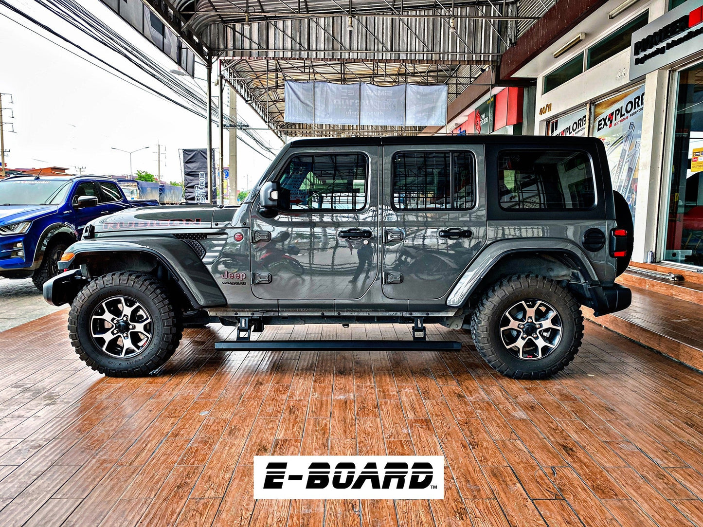 Marche-Pieds Electriques T-MAX Jeep JL 2018+| Powerboard sur Xperts4x4 Accessoires 4x4 Off-Road