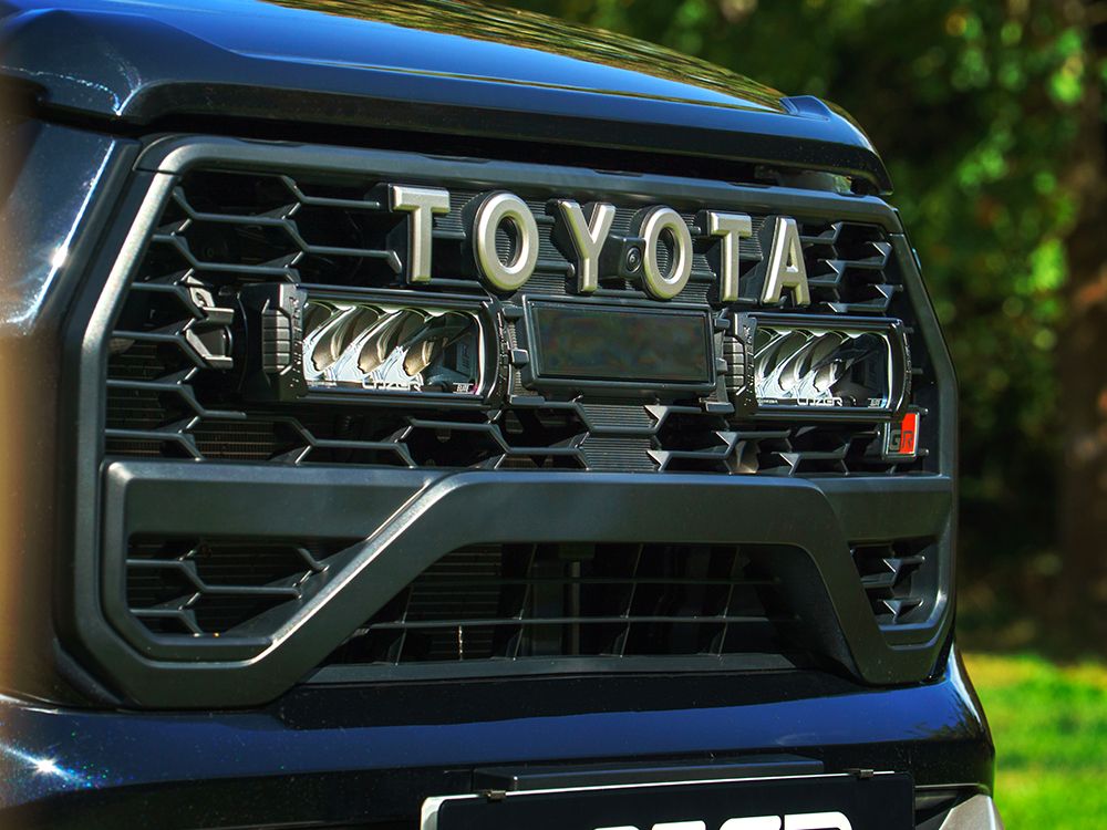Pack LED Calandre LAZER LAMPS Toyota Hilux GR Sport sur Xperts4x4 Accessoires 4x4 Off-Road
