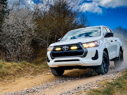 Pack LED Calandre LAZER LAMPS pour Toyota Hilux Revo, phares LED puissants et modernes pour un look et une visibilité améliorés.