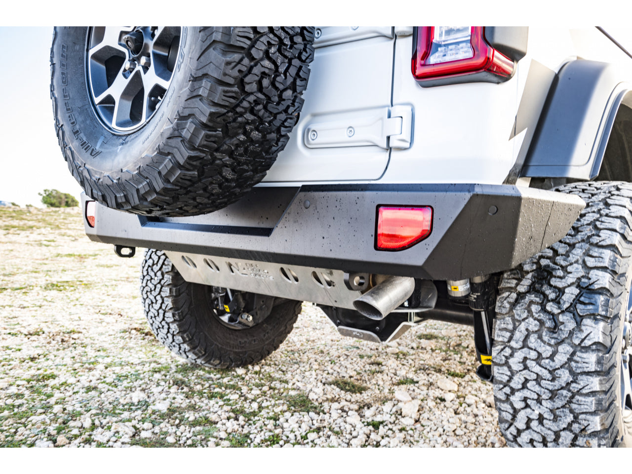 Pare-chocs arrière acier Jeep Wrangler JL JLU N4-Offroad sur Xperts4x4 Accessoires 4x4 Off-Road