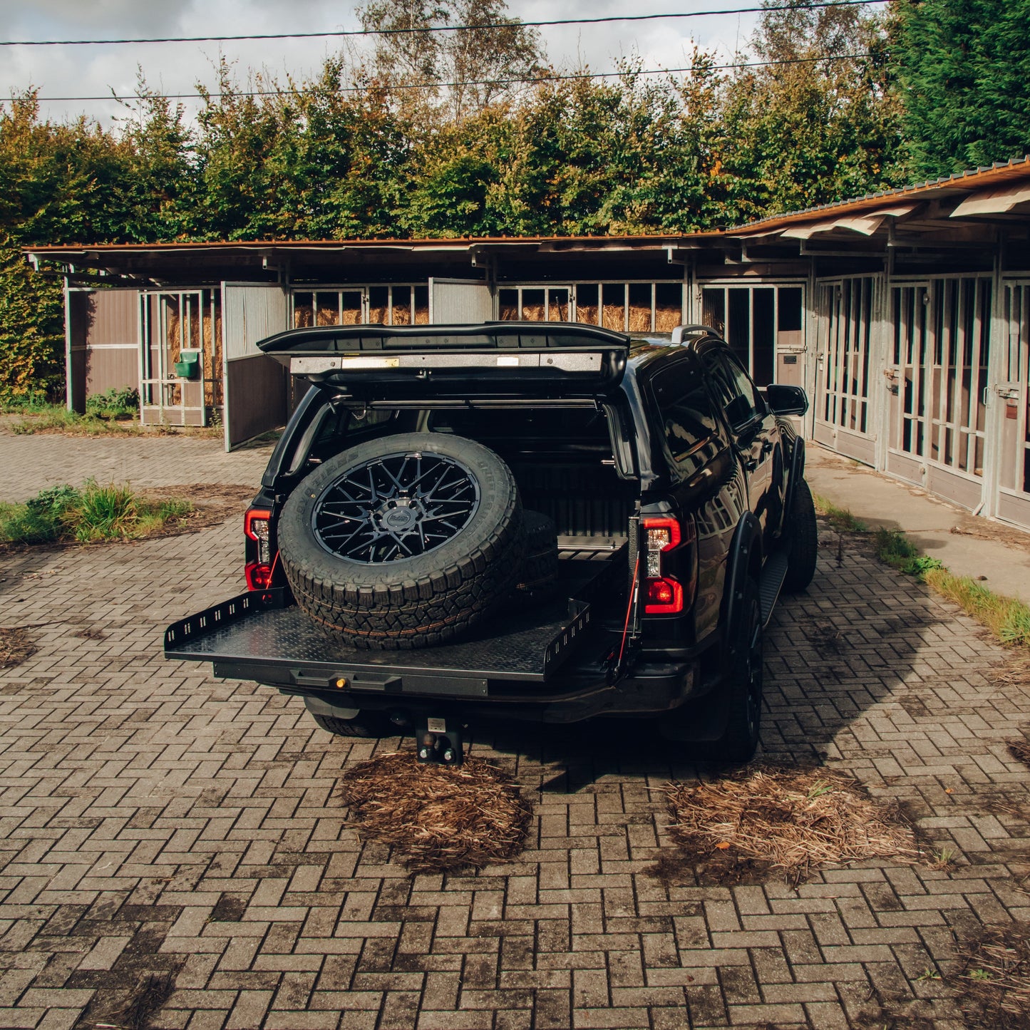 Plateau Coulissant RUUUD Toyota Hilux Revo 2016+ Extra Cab | Installation Sans Perçage sur Xperts4x4 Accessoires 4x4 Off-Road