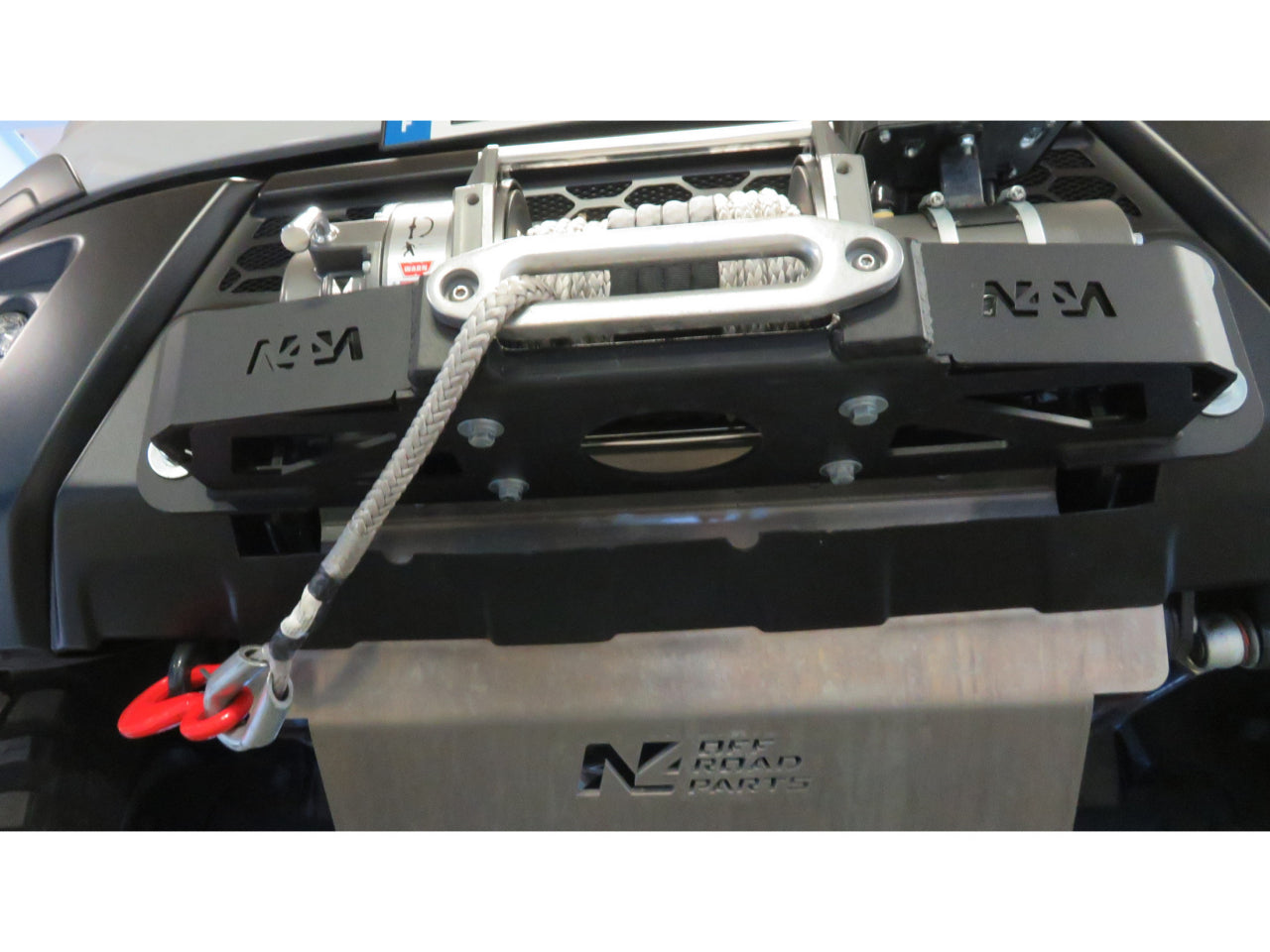 Platine de treuil pour Iveco Daily 4x4 2006-10/2019 N4-Offroad sur Xperts4x4 Accessoires 4x4 Off-Road