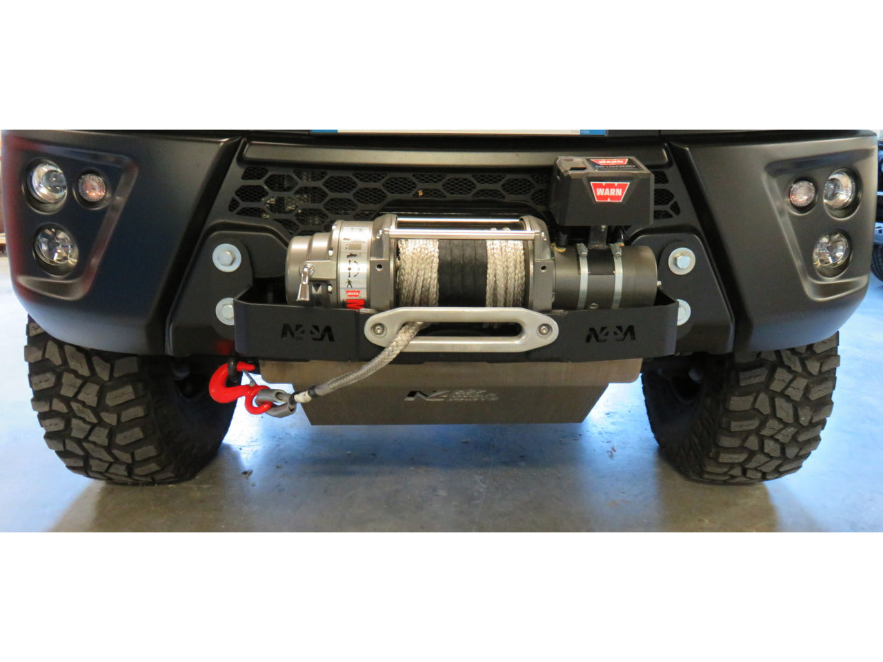 Platine de treuil pour Iveco Daily 4x4 2006-10/2019 N4-Offroad sur Xperts4x4 Accessoires 4x4 Off-Road