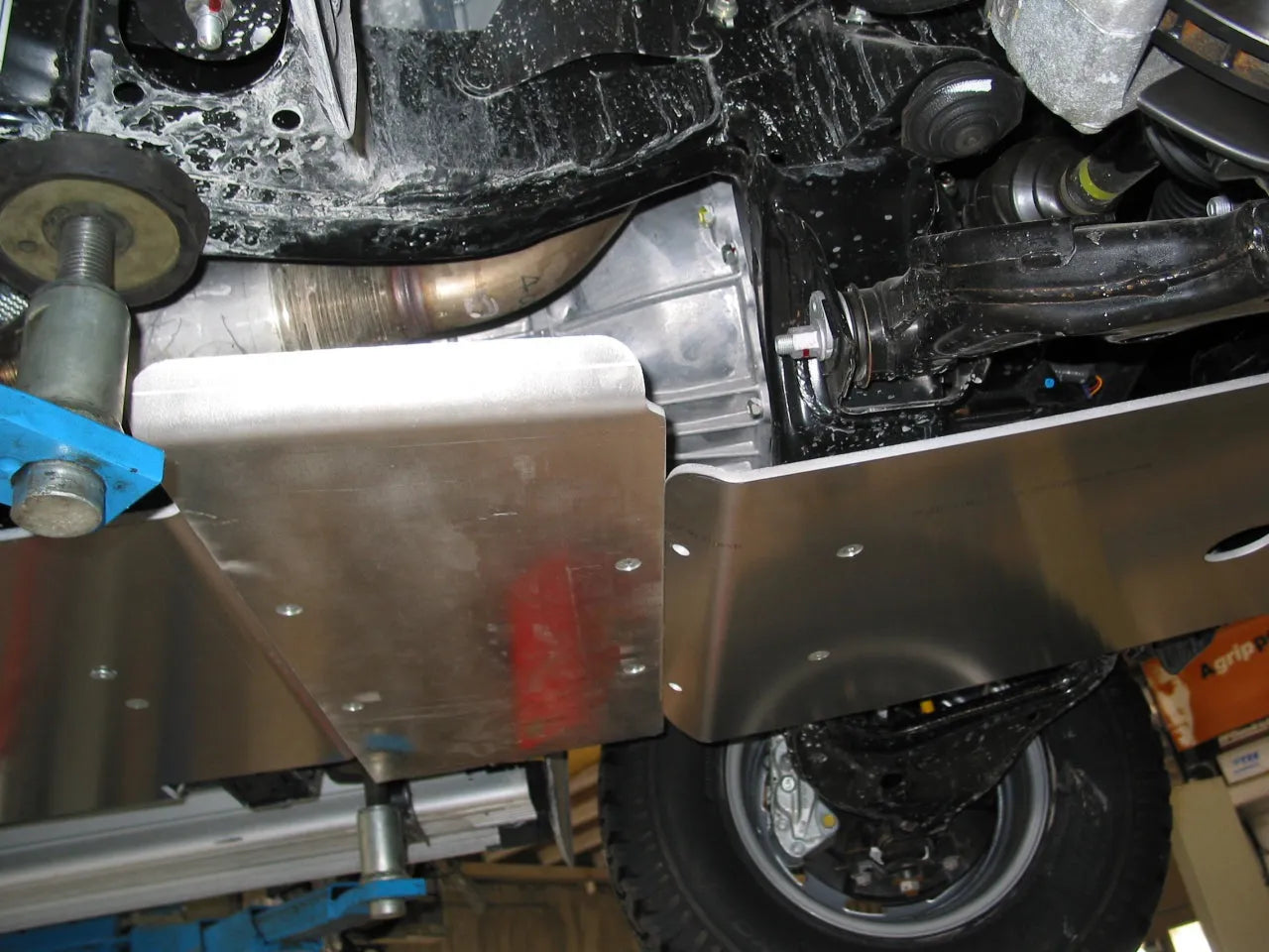 Blindage BV Aluminium 6mm - Toyota Hilux Vigo & Revo sur Xperts4x4 Accessoires 4x4 Off-Road