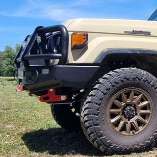 Protection Frontale Almont4WD Toyota HZJ 76-78-79 2024+ sur Xperts4x4 Accessoires 4x4 Off-Road
