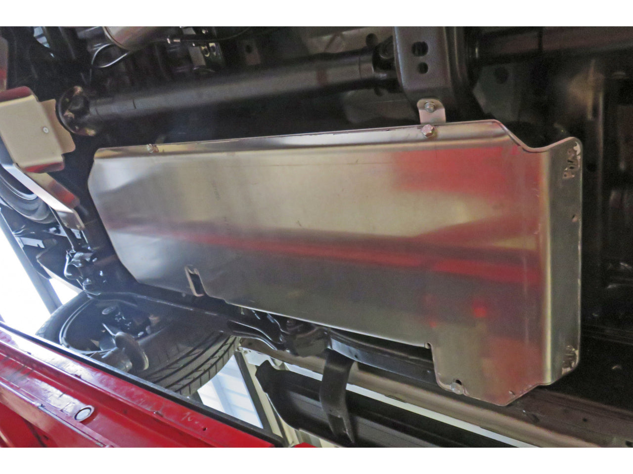 Ski de protection de réservoir en aluminium de 6mm pour Nissan Navara D23 Mercedes Classe X N4-Offroad sur Xperts4x4 Accessoires 4x4 Off-Road