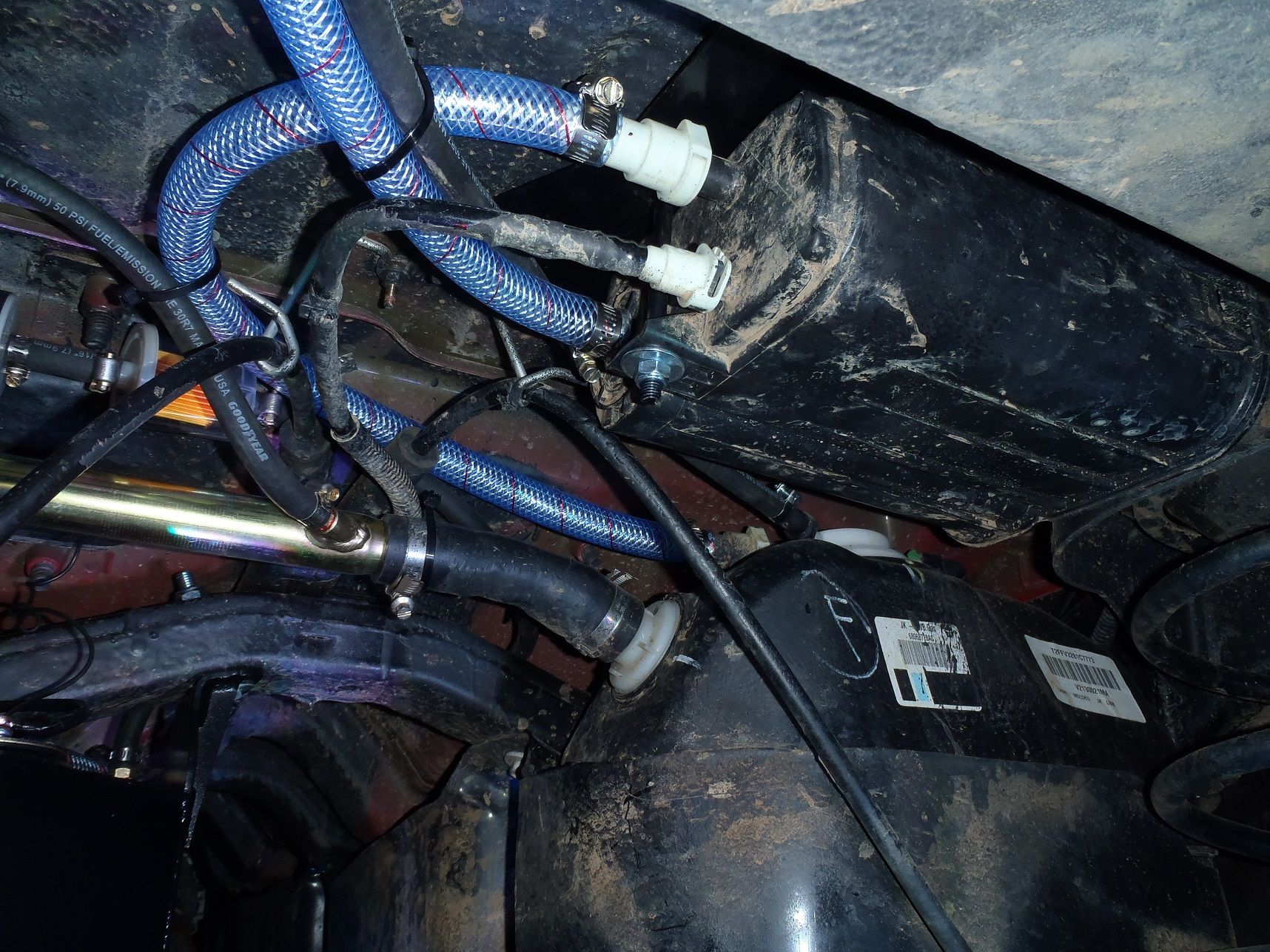 Réservoir Auxiliaire 60L LRA Jeep Wrangler JK 4 Portes Petrol V6 3.6L Pentastar sur Xperts4x4 Accessoires 4x4 Off-Road