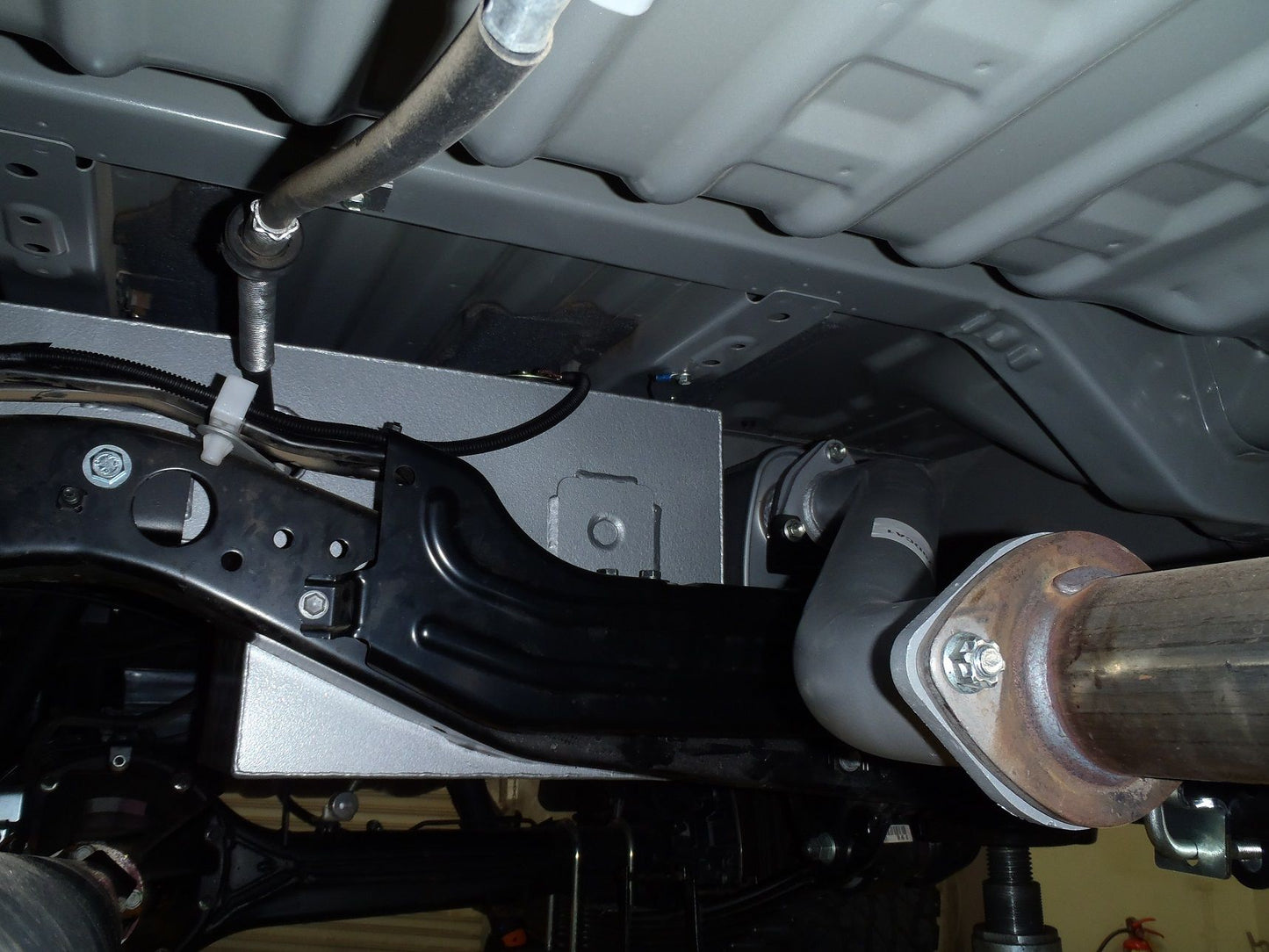 Reservoir Auxiliaire 90L LRA | Toyota Land Cruiser 78/79 Double Cab sur Xperts4x4 Accessoires 4x4 Off-Road