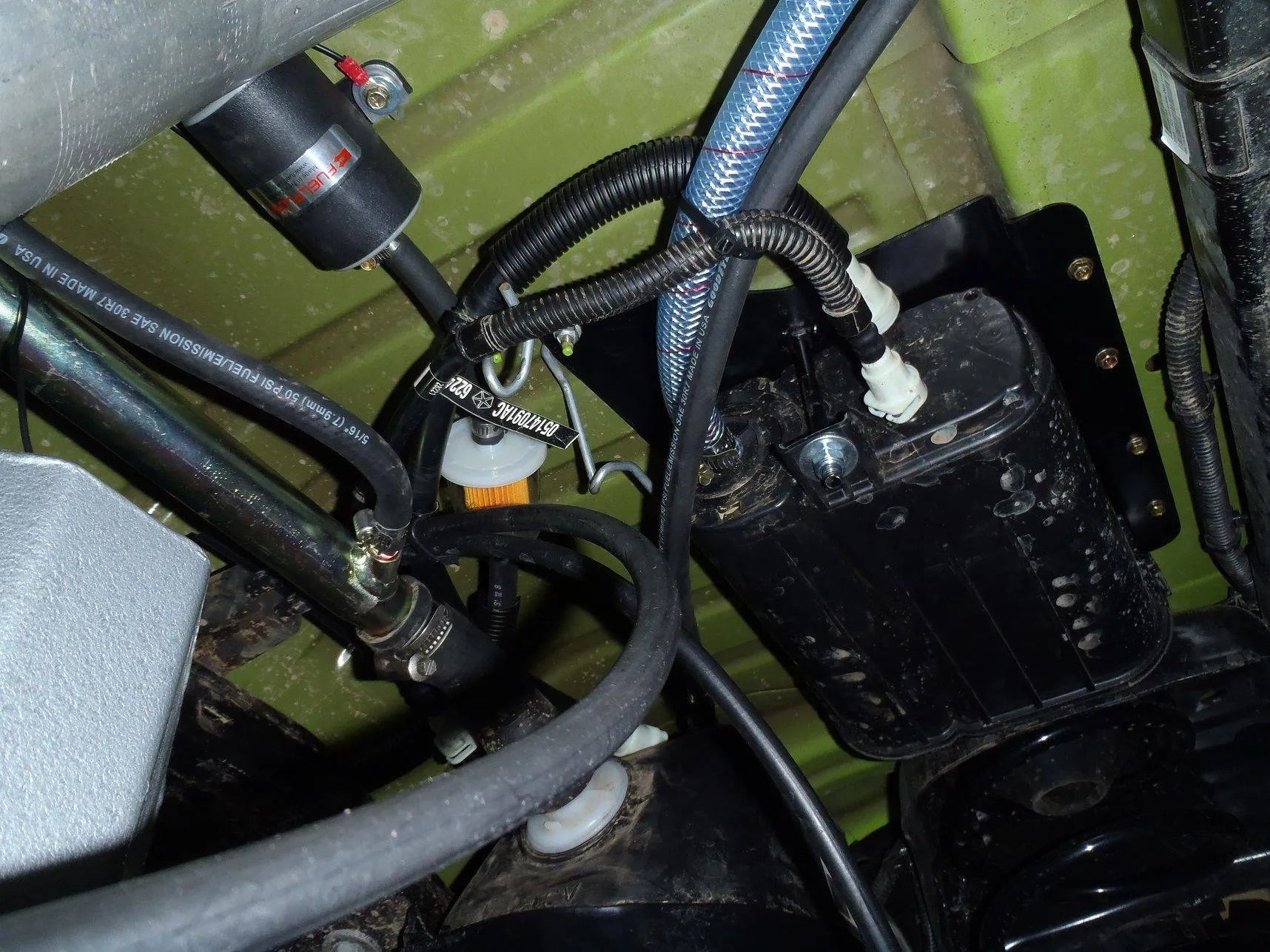 Reservoir Auxiliaire Jeep Wrangler JK 2012-2018 | 2 portes | 3.6L Essence sur Xperts4x4 Accessoires 4x4 Off-Road