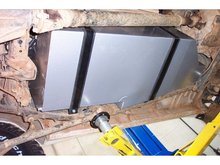Réservoir de remplacement LRA 145L Toyota Land Cruiser HZJ105 sur Xperts4x4 Accessoires 4x4 Off-Road