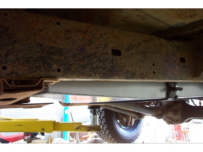 Réservoir de remplacement LRA 150L Toyota Land Cruiser FZJ105 sur Xperts4x4 Accessoires 4x4 Off-Road