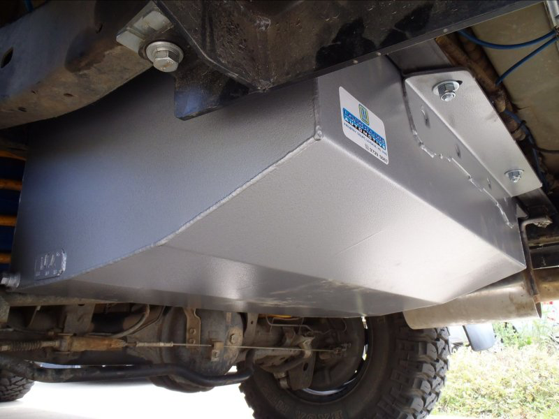 Réservoir de remplacement LRA 150L Toyota Land Cruiser FZJ105 sur Xperts4x4 Accessoires 4x4 Off-Road