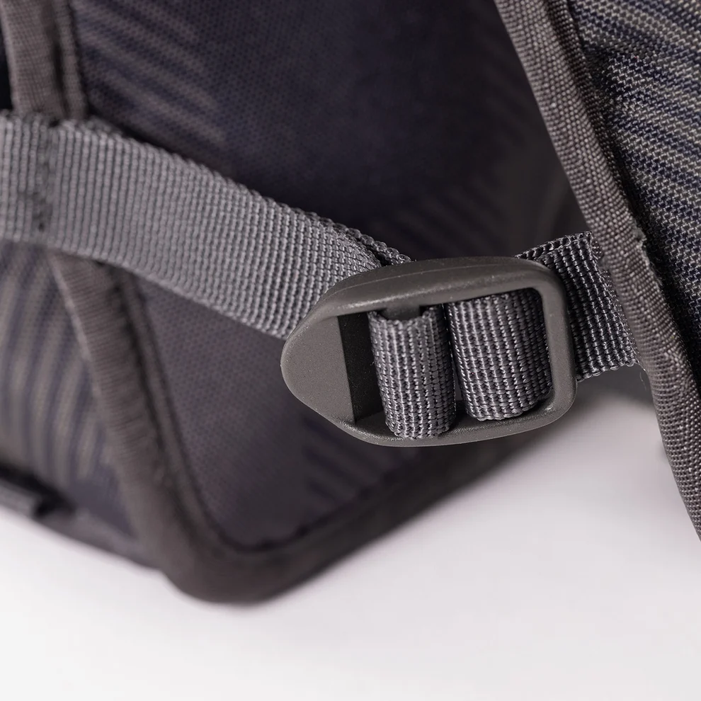 Organiseur d'Appuie-Tête ONWRD Daily Driver sur Xperts4x4 Accessoires 4x4 Off-Road