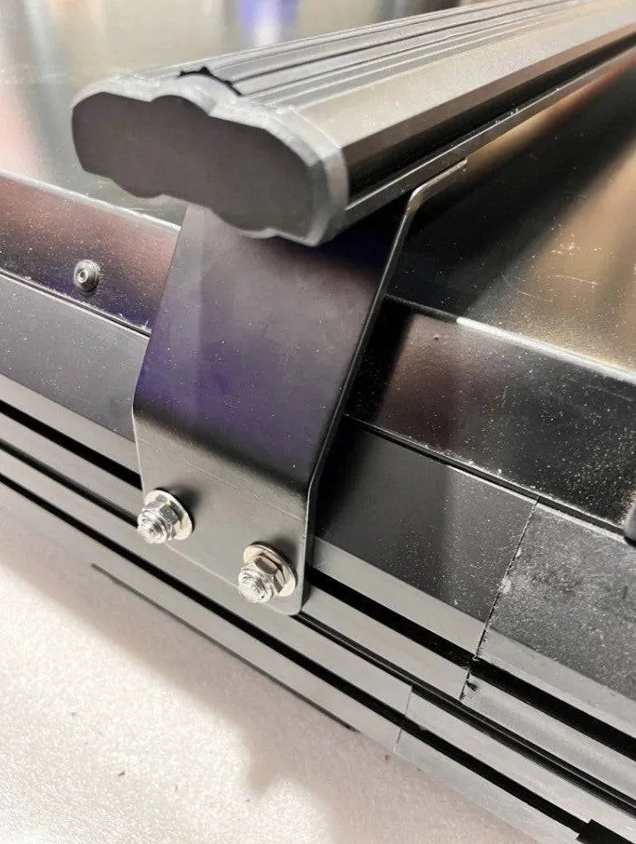 Tente de toit BOSS avec barres de toit | Campboss 4x4 | 2330mm x 1480mm sur Xperts4x4 Accessoires 4x4 Off-Road