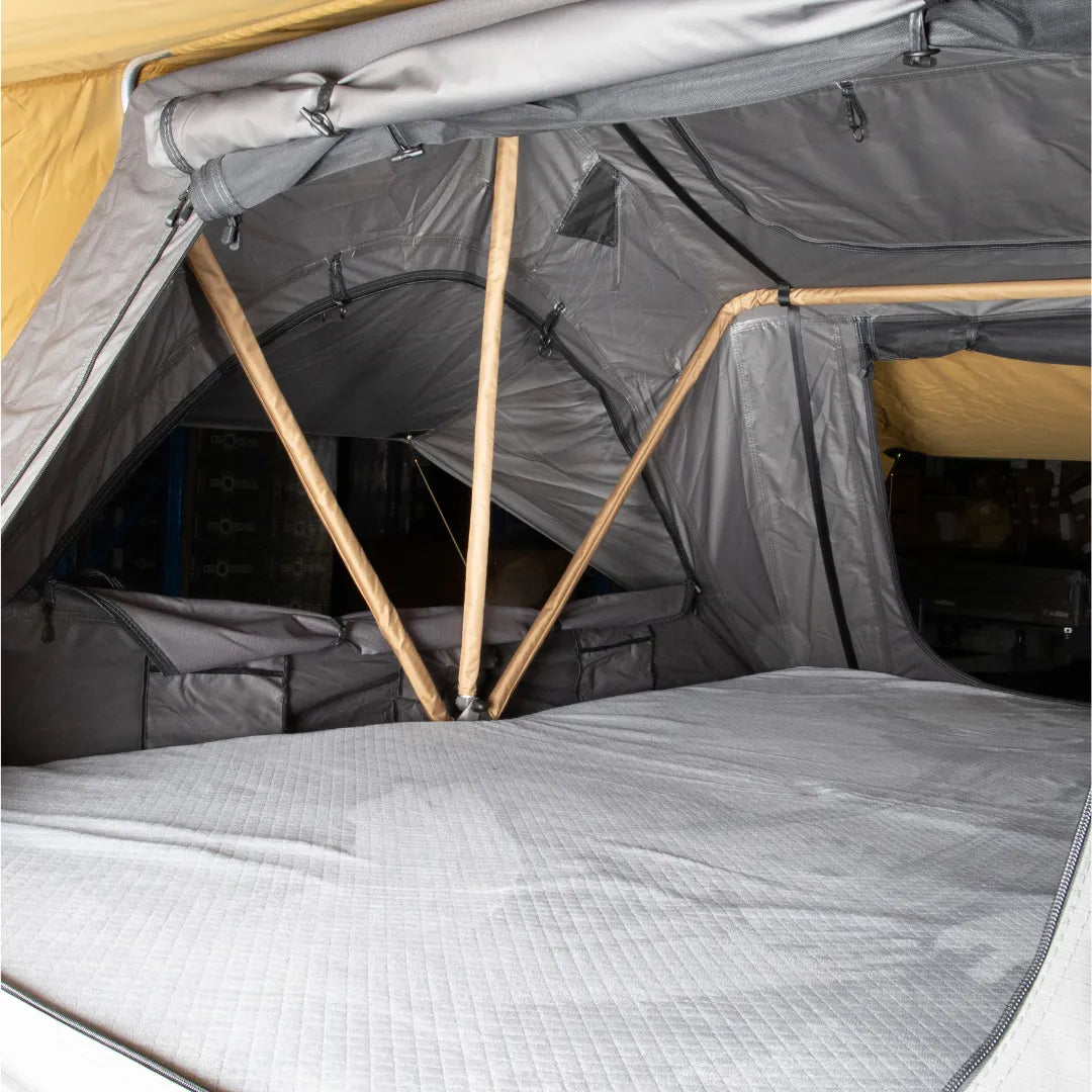 Tente de toit Souple SNUG OURAL 160 (163 x 240 x 126 cm) sur Xperts4x4 Accessoires 4x4 Off-Road