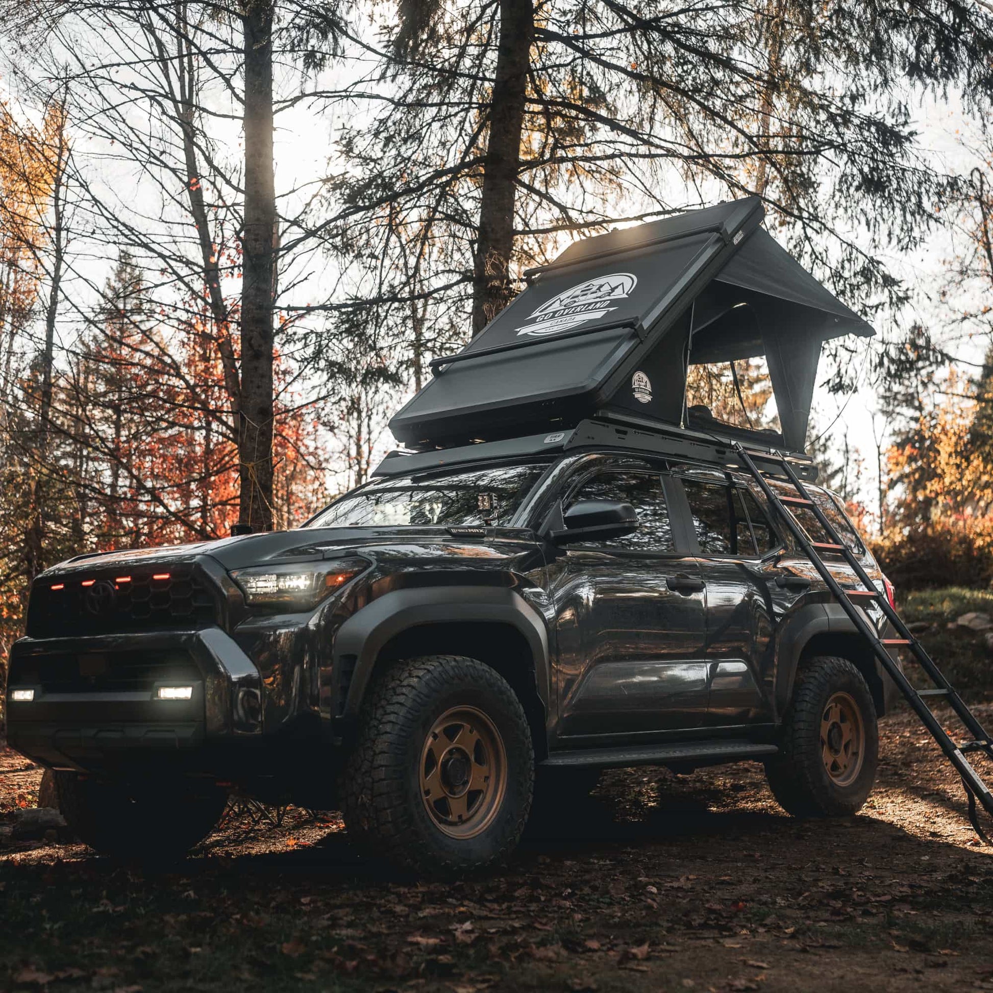 Rooftop Tent Summit 140 Go Overland – Ultra Lightweight Aluminum – Xperts 4x4