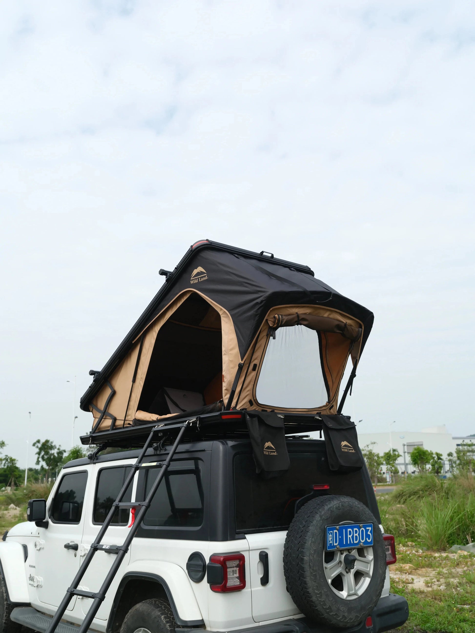 Tente de Toit WildLand | Bush Cruiser 140 V2 | 3 Places sur Xperts4x4 Accessoires 4x4 Off-Road