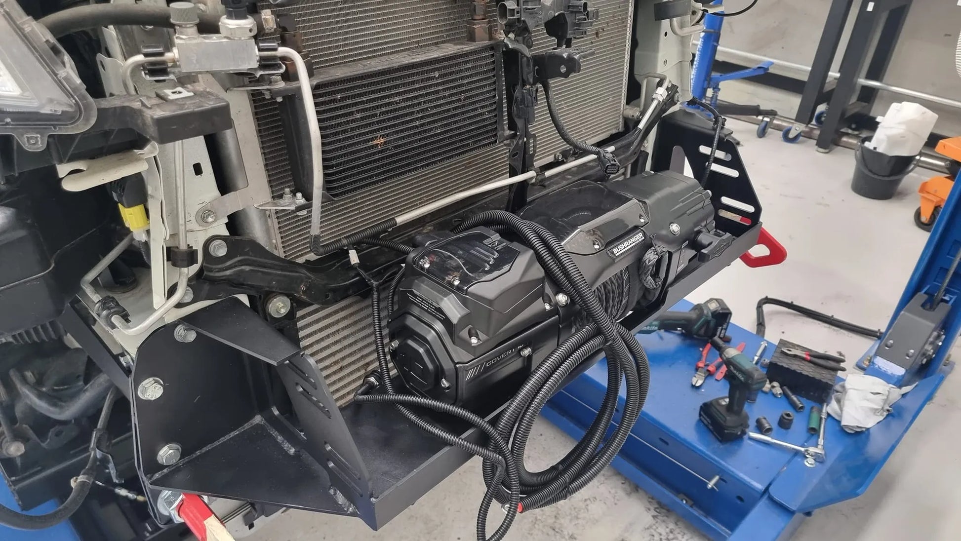 Treuil COVERT 10S Bushranger | 12V | 4536 KG | Synthetique sur Xperts4x4 Accessoires 4x4 Off-Road